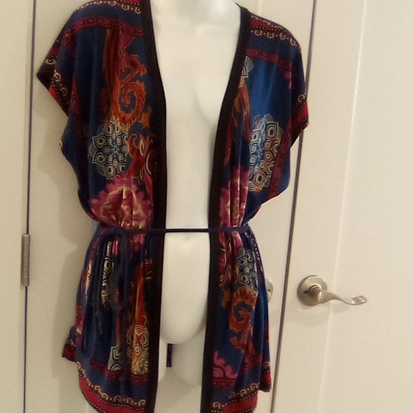 Silk like Oxford Circus Kimono Wrap Top - Picture 12 of 15